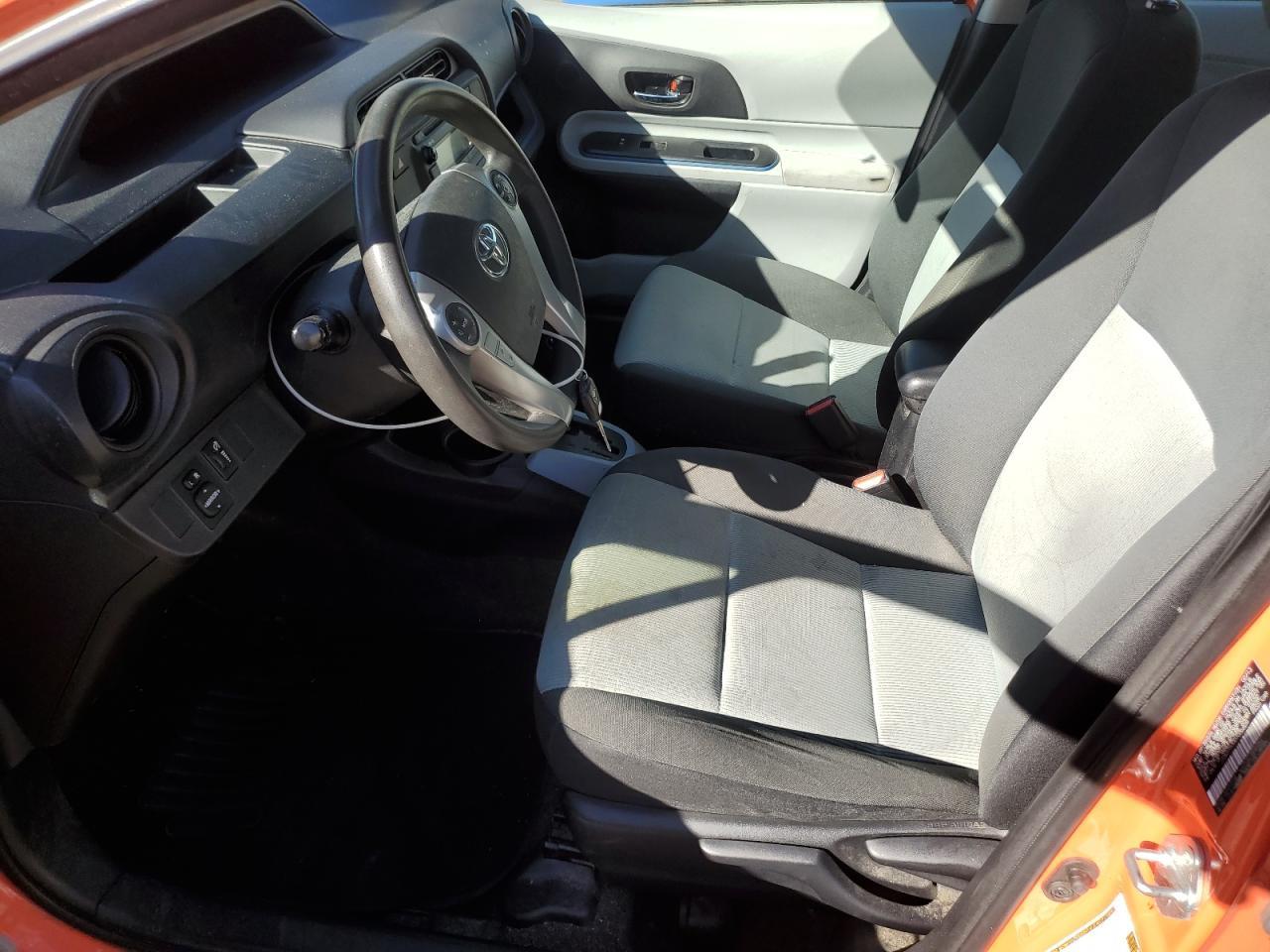 2013 Toyota Prius C - Фото 7