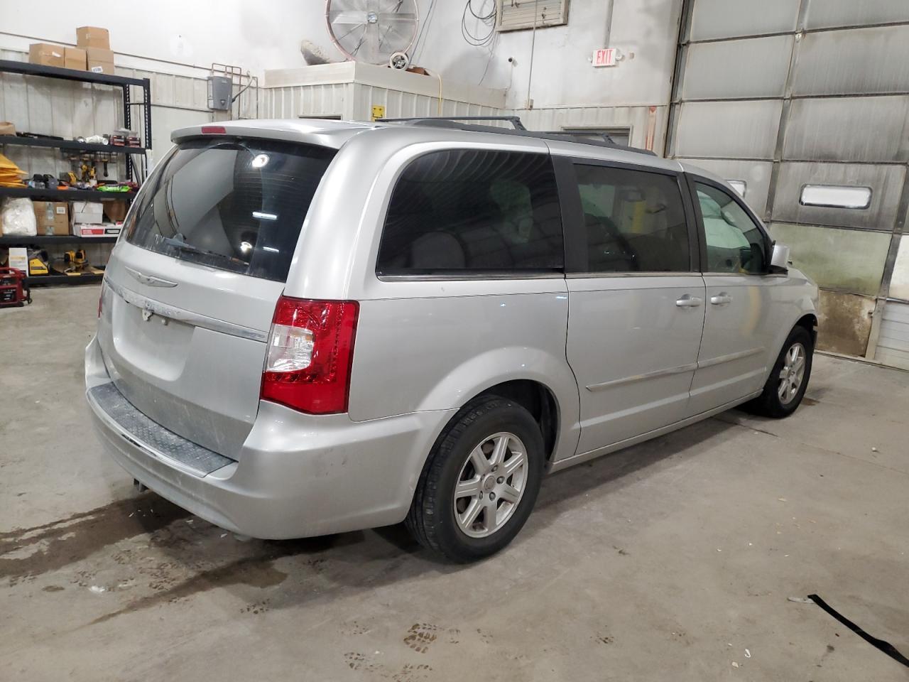 2012 Chrysler Town & Country Touring - Image 3