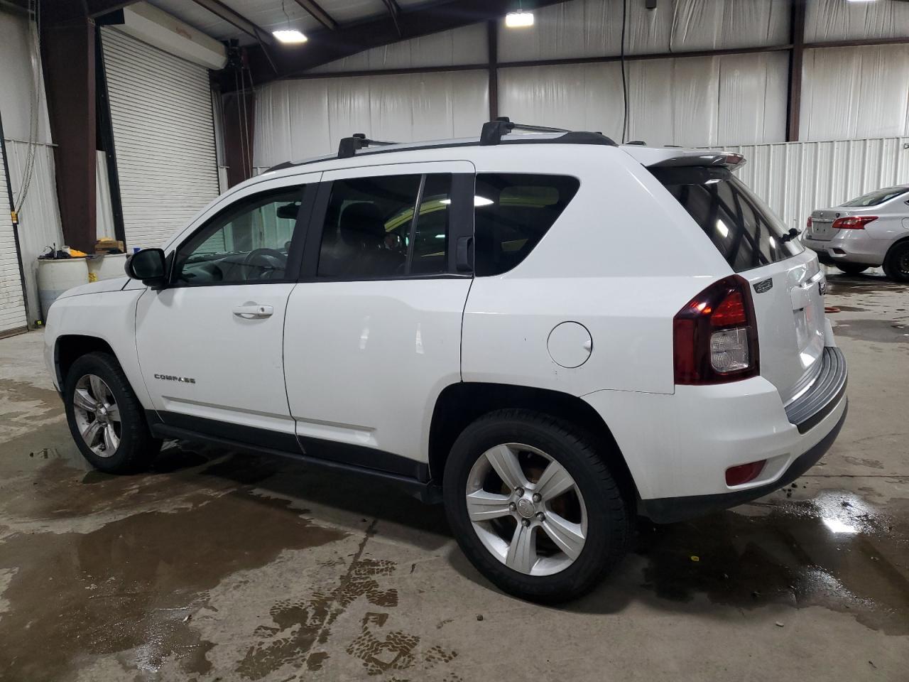 2016 Jeep Compass Sport - Фото 2