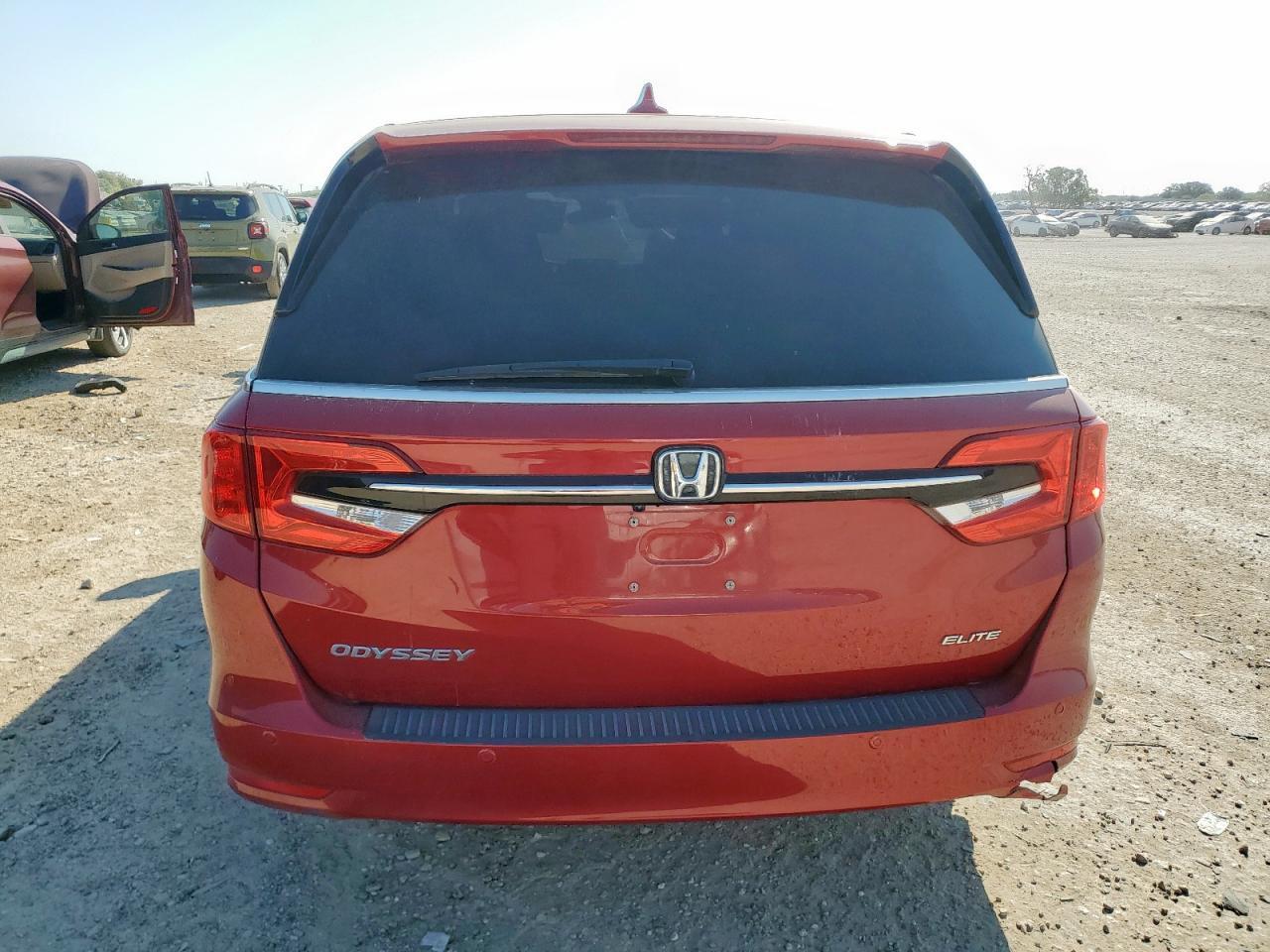 2023 Honda Odyssey Elite - Image 6