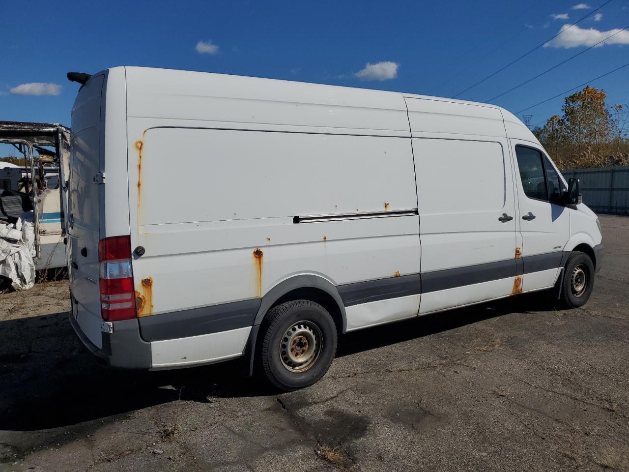 2014 Mercedes Benz Sprinter Utility / Service Van - Image 3