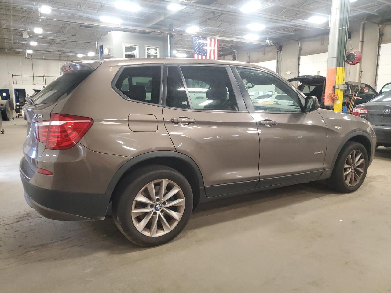 2013 BMW X3 xDrive28I - Image 3