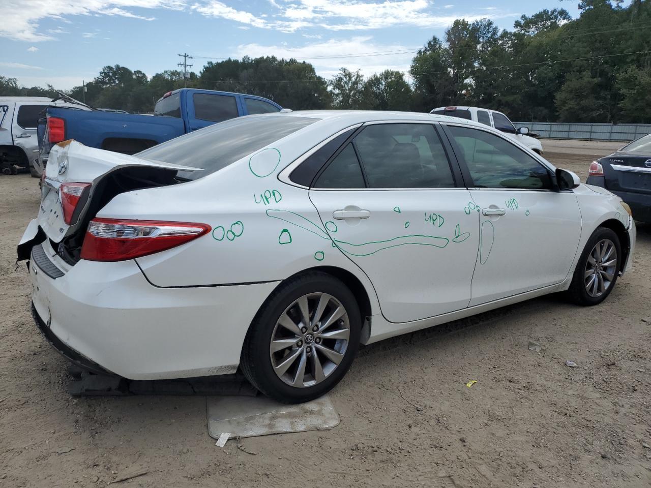 2016 Toyota Camry Le - Image 3