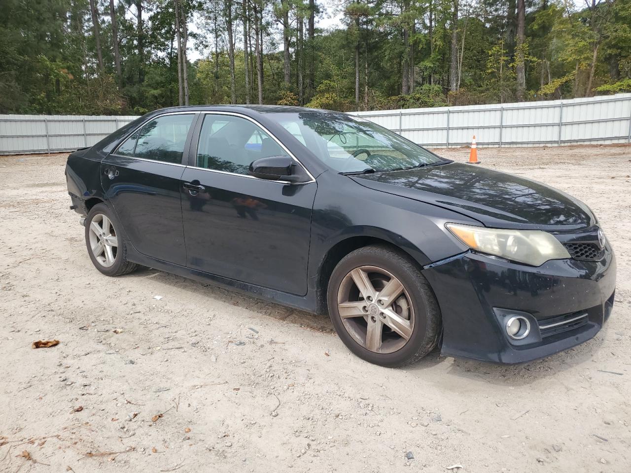 2013 Toyota Camry L - Фото 4