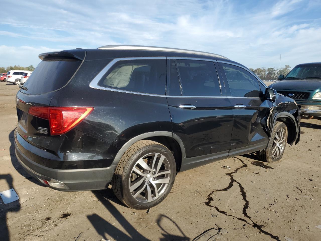2016 Honda Pilot Touring - Фото 3