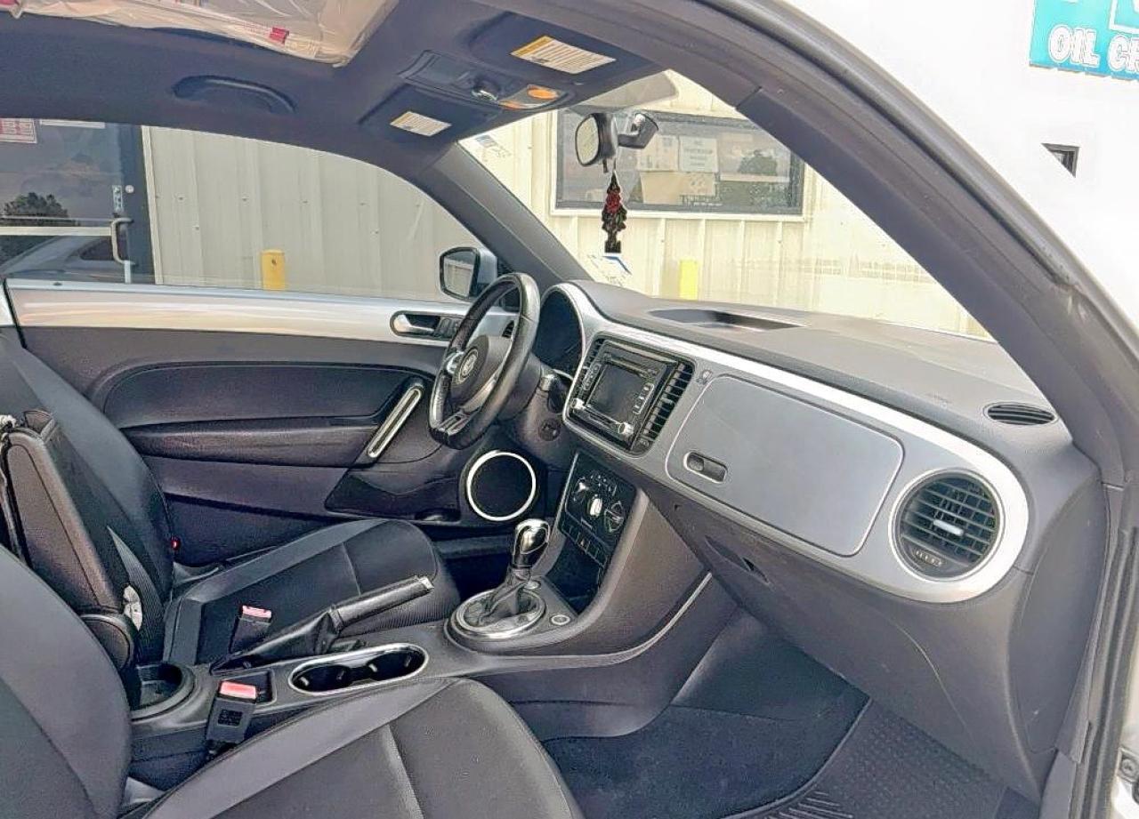 2013 Volkswagen Beetle - Фото 5