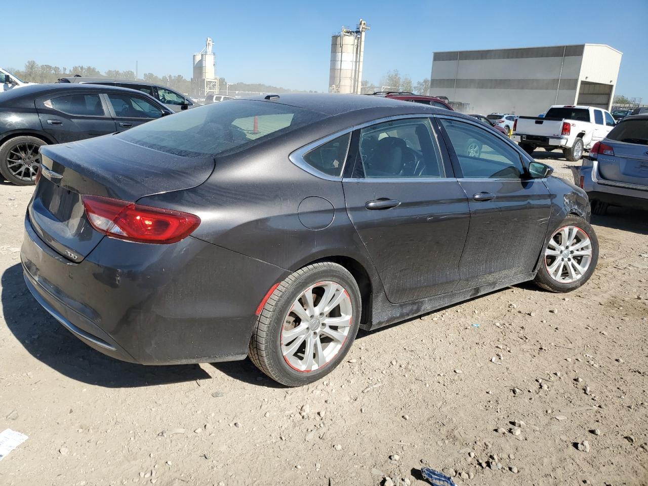2015 Chrysler 200 Limited - Фото 3