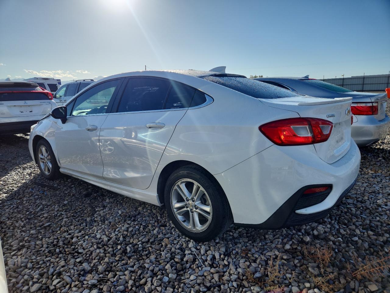 2018 Chevrolet Cruze Lt - Image 2