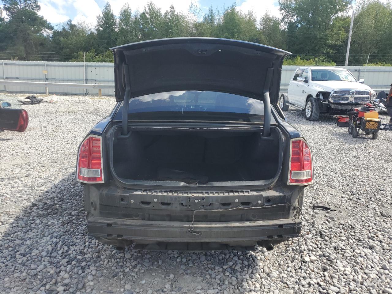 2014 Chrysler 300 - Image 6