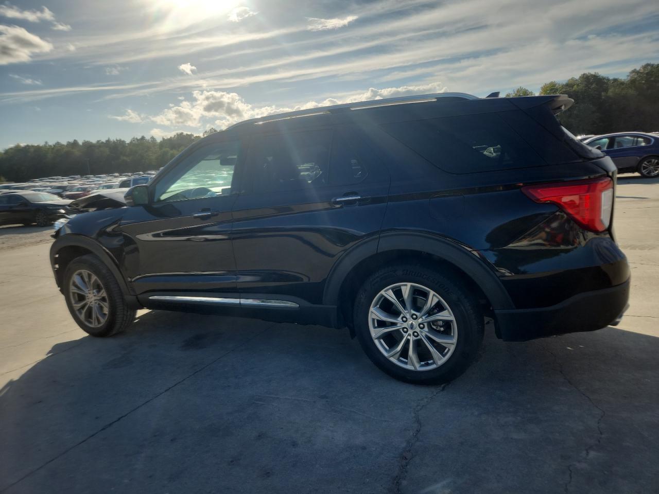 2022 Ford Explorer Limited - Image 2