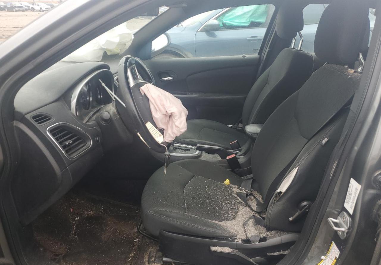 2011 Chrysler 200 Touring - Image 7