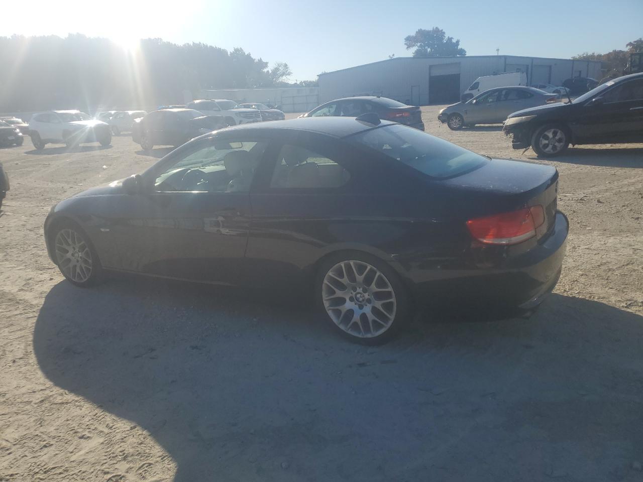 2010 BMW 328 I - Фото 2