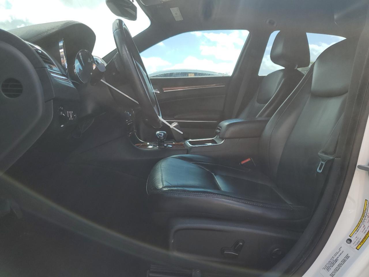 2013 Chrysler 300 - Image 7