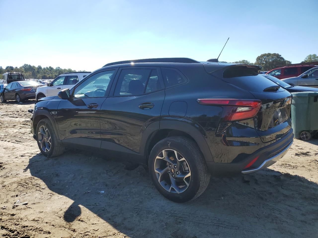 2025 Chevrolet Trax 1Lt - Image 2