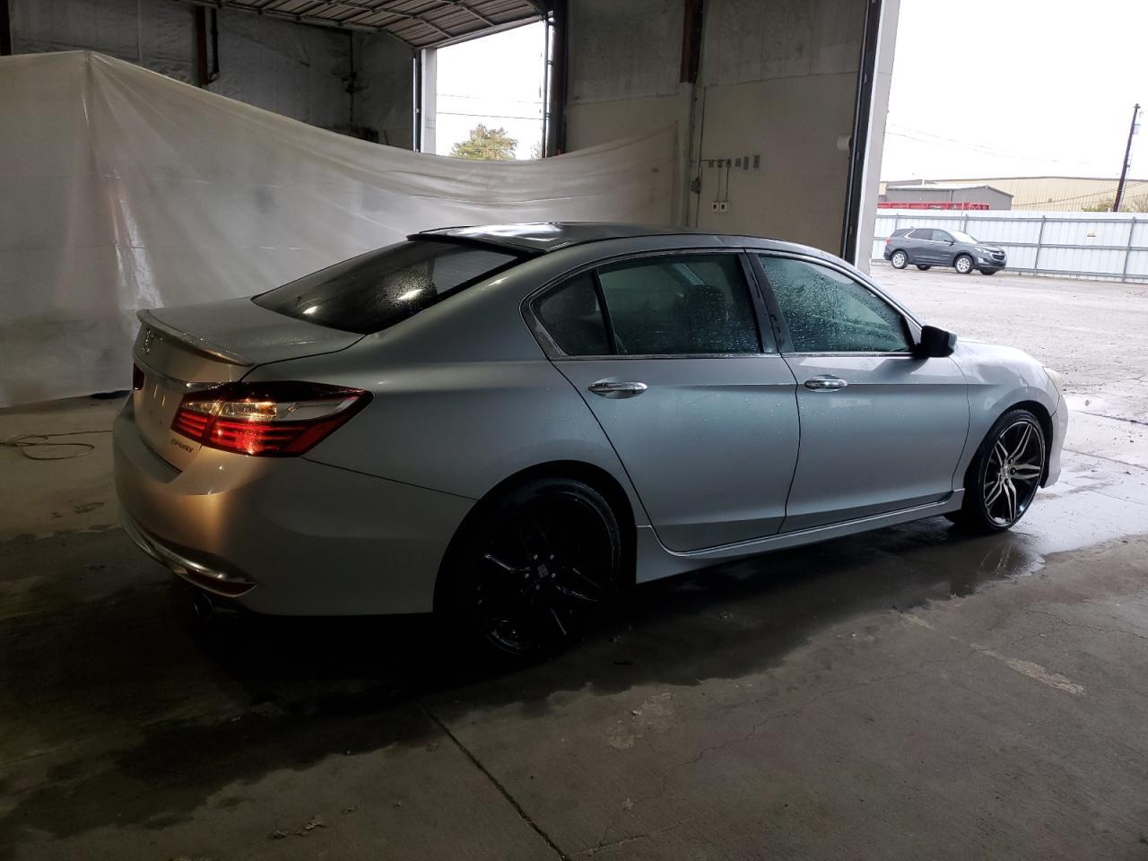 2016 Honda Accord Sport - Image 3