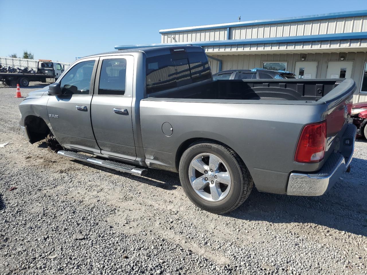 2010 Dodge Ram 1500 - Фото 2