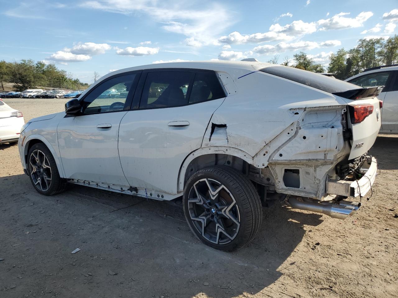 2024 BMW X2 M35I - Фото 2