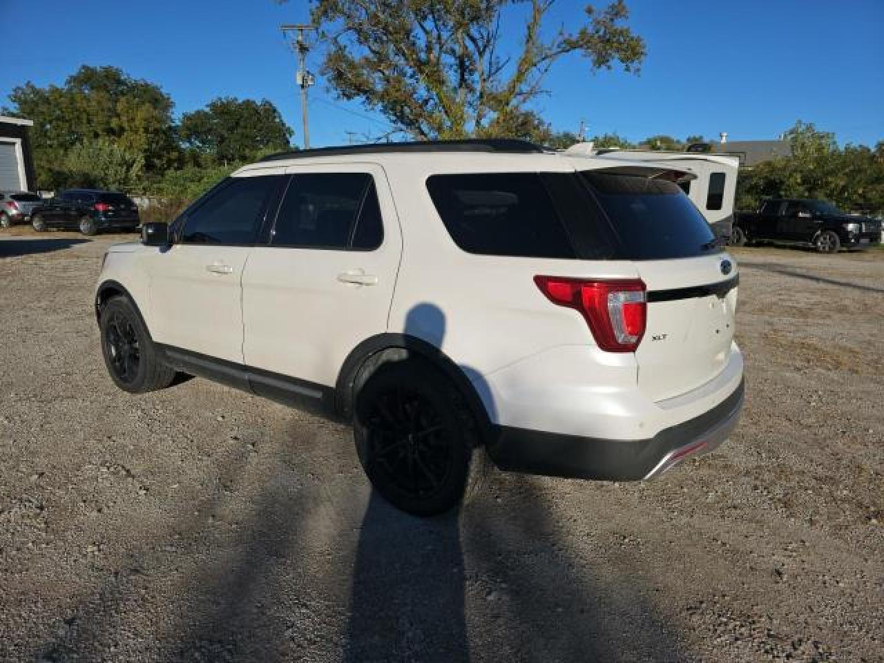 2016 Ford Explorer Xlt - Фото 3