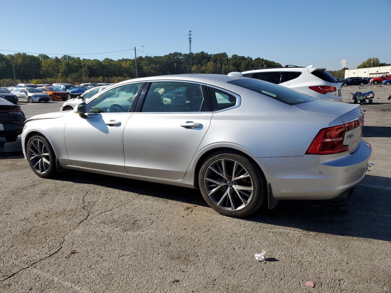 2018 Volvo S90 T5 Momentum - Фото 2