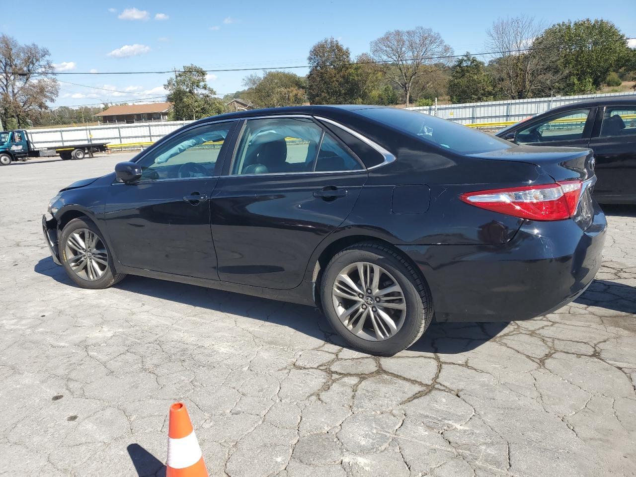 2017 Toyota Camry Le - Фото 2