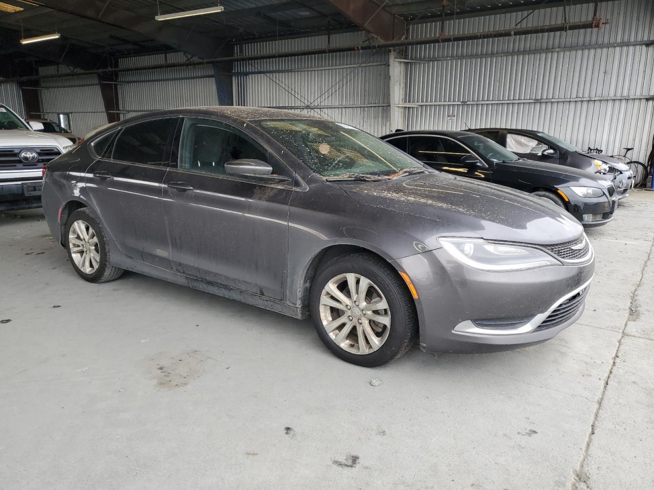 2016 Chrysler 200 Limited - Фото 4
