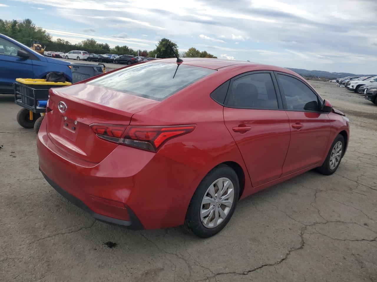 2022 Hyundai Accent Se - Фото 3