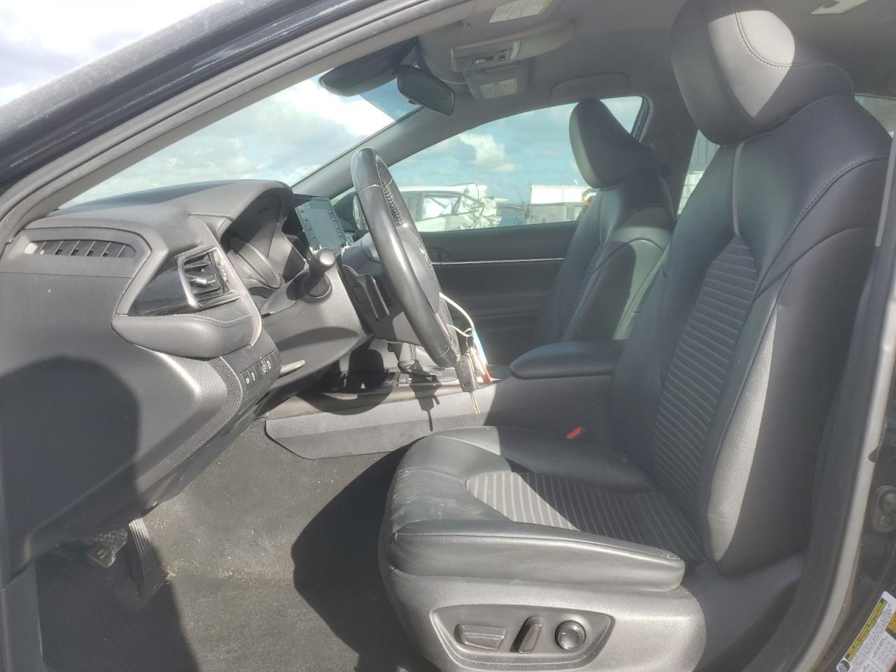 2021 Toyota Camry Se - Image 7