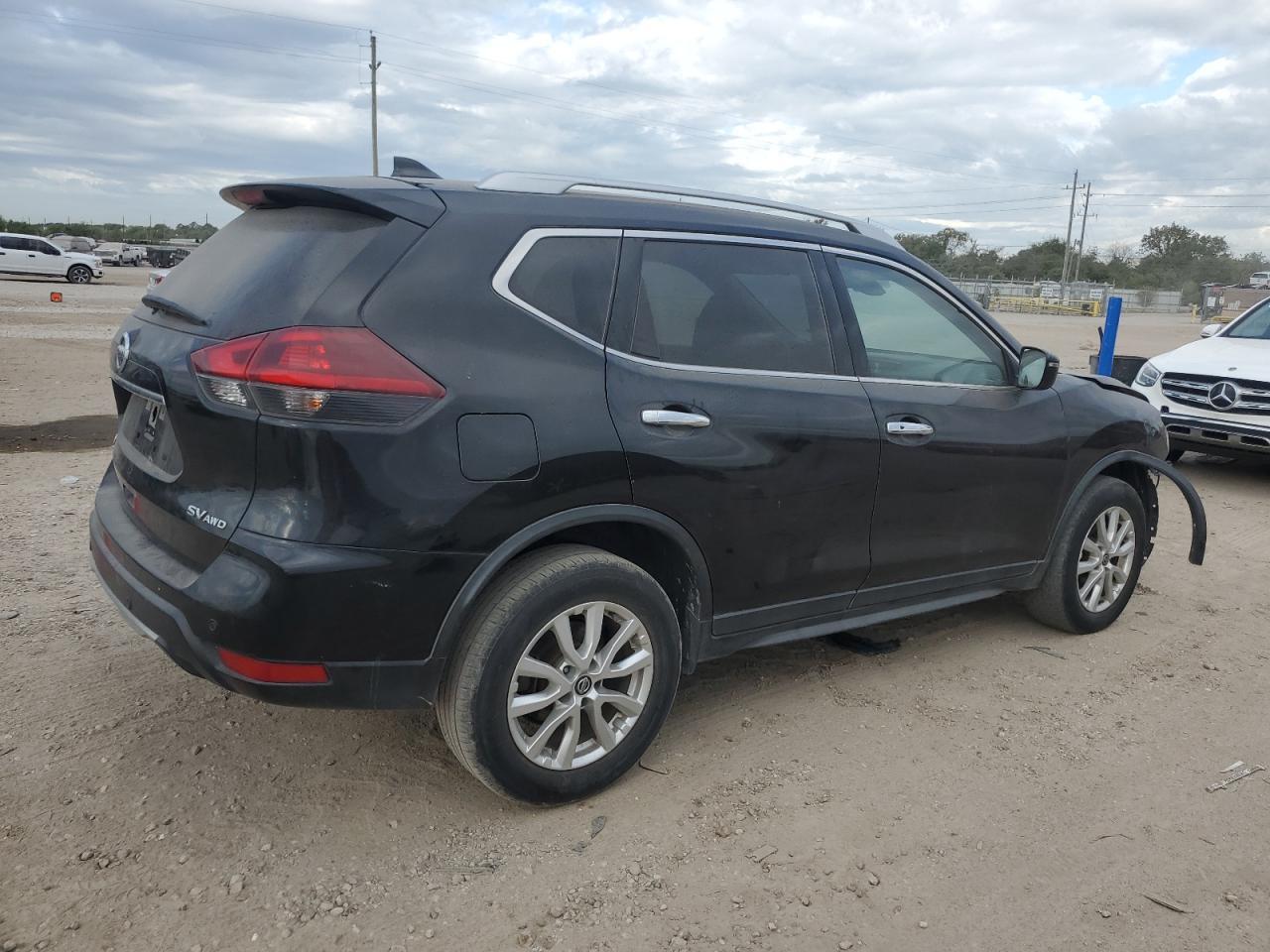 2020 Nissan Rogue S - Фото 3