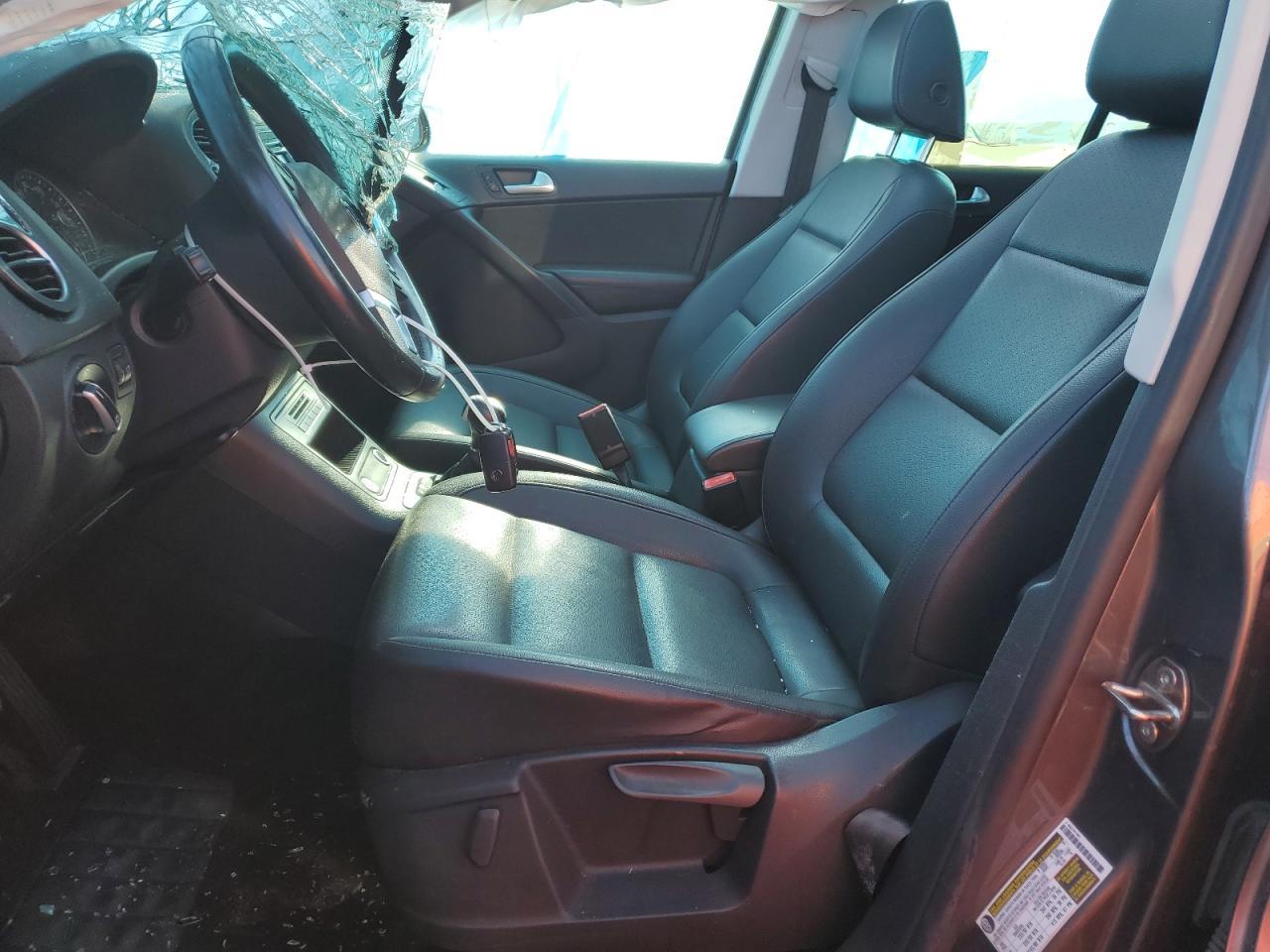 2015 Volkswagen Tiguan S - Image 7