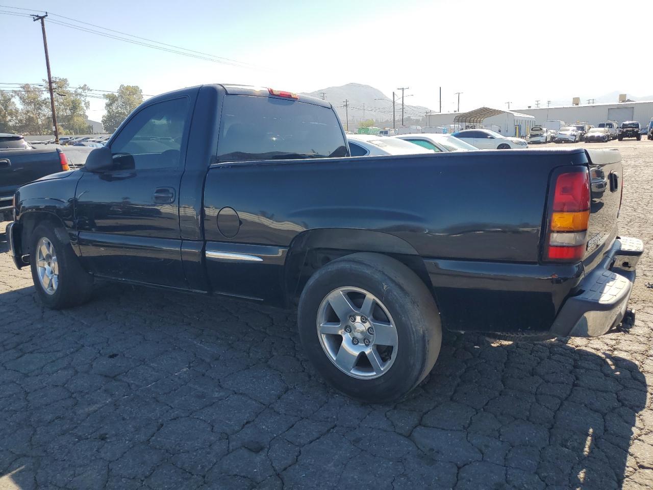 2006 GMC New Sierra C1500 - Фото 2