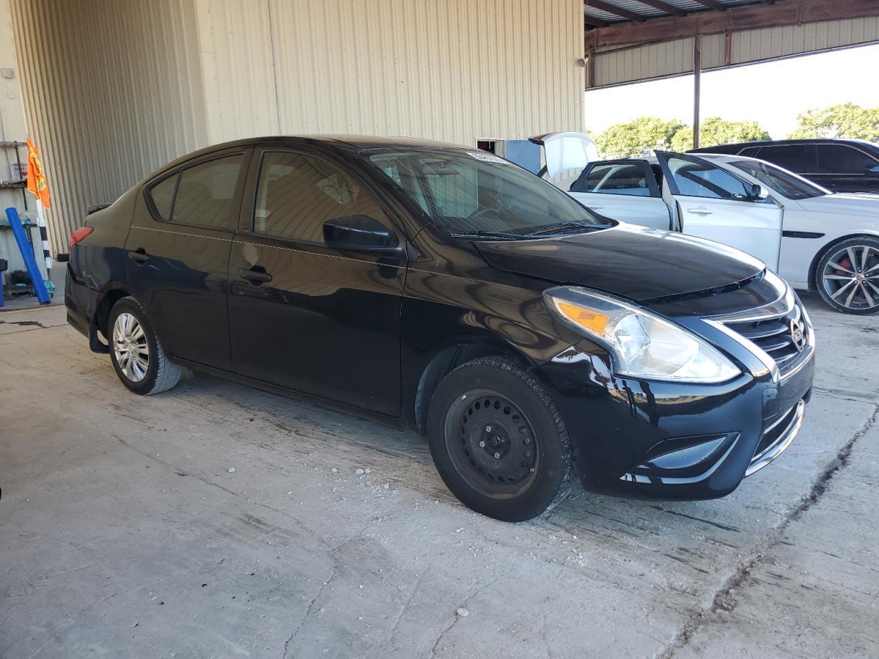 2016 Nissan Versa S - Фото 4