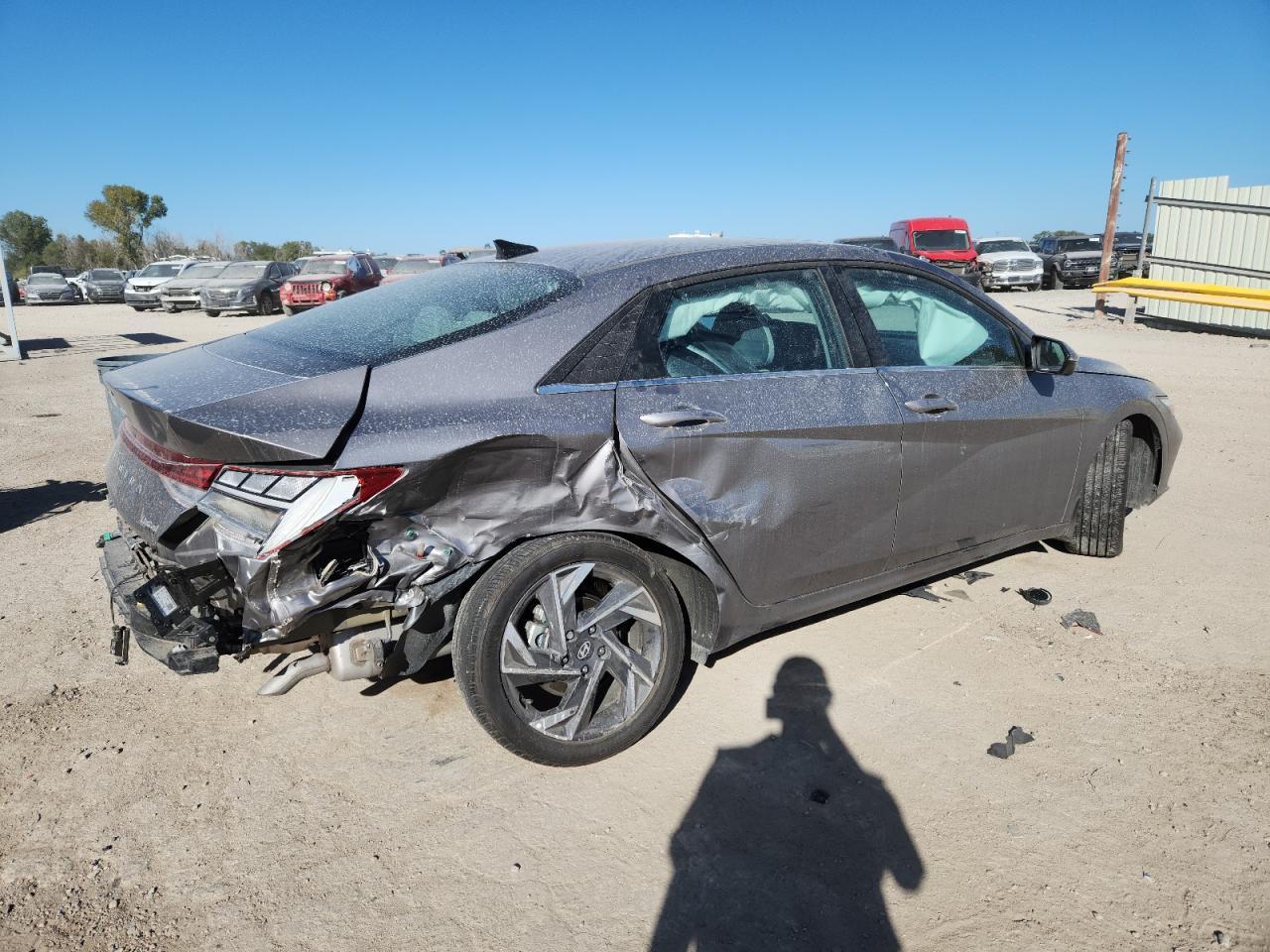 2024 Hyundai Elantra Limited - Image 3