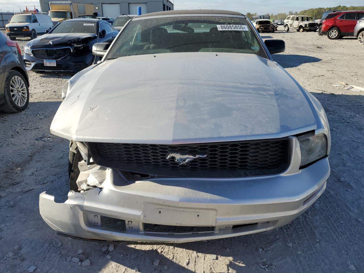 2005 Ford Mustang - Image 5