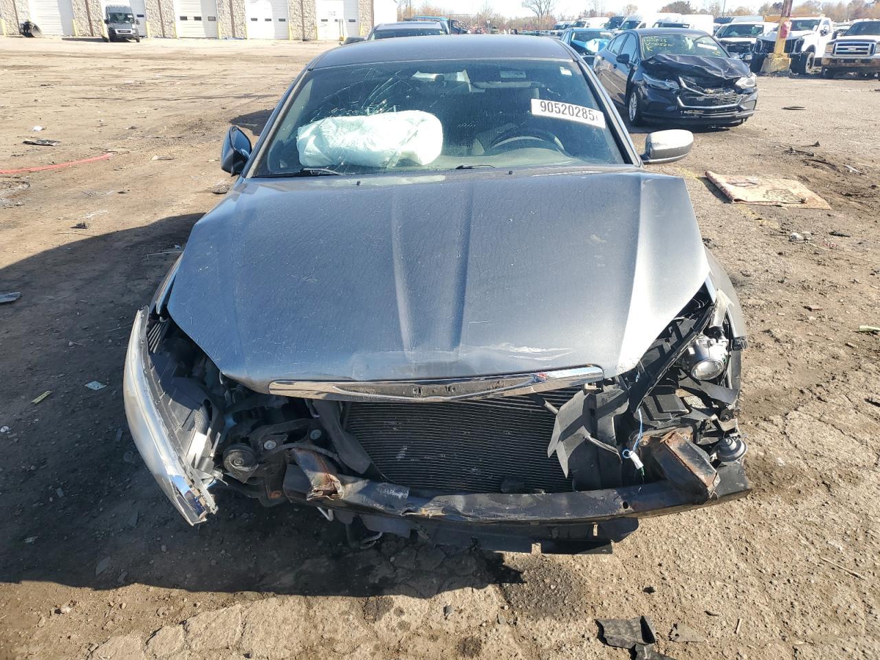 2011 Chrysler 200 Touring - Image 5