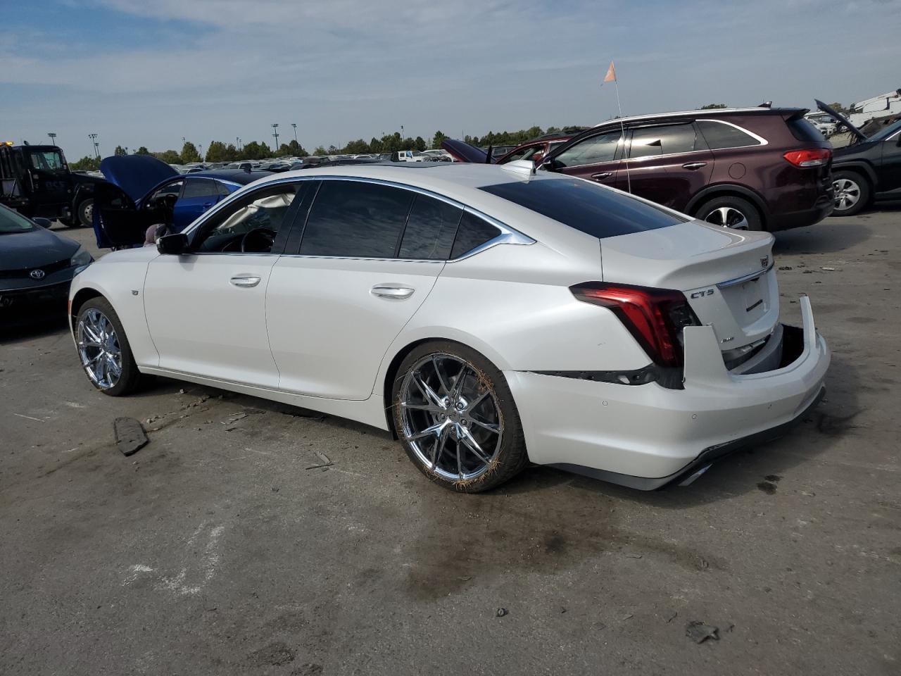 2023 Cadillac Ct5 Premium Luxury - Фото 2