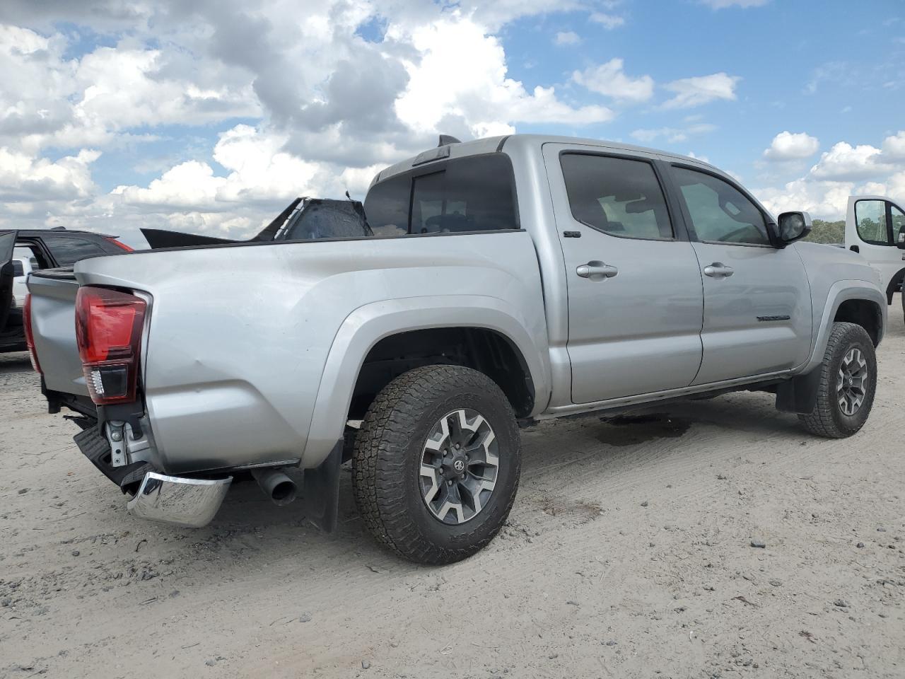 2022 Toyota Tacoma Double Cab - Image 3