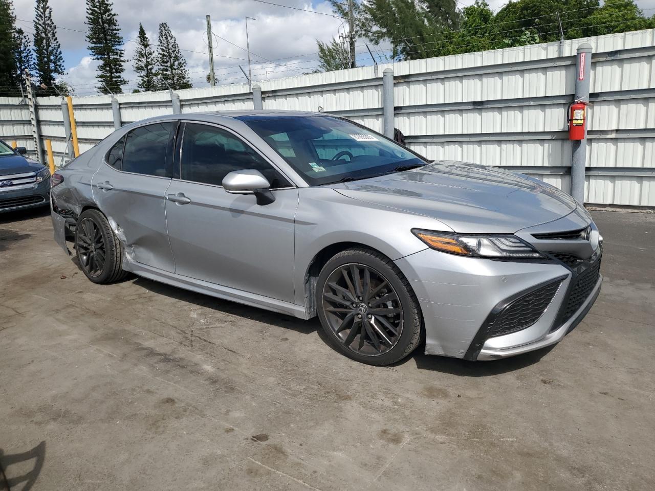 2022 Toyota Camry Xse - Фото 4