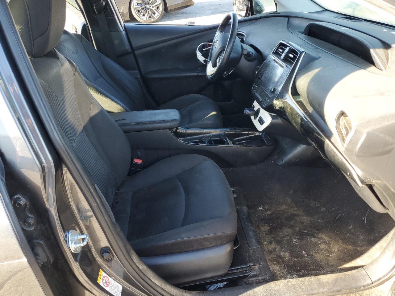 2017 Toyota Prius - Image 7