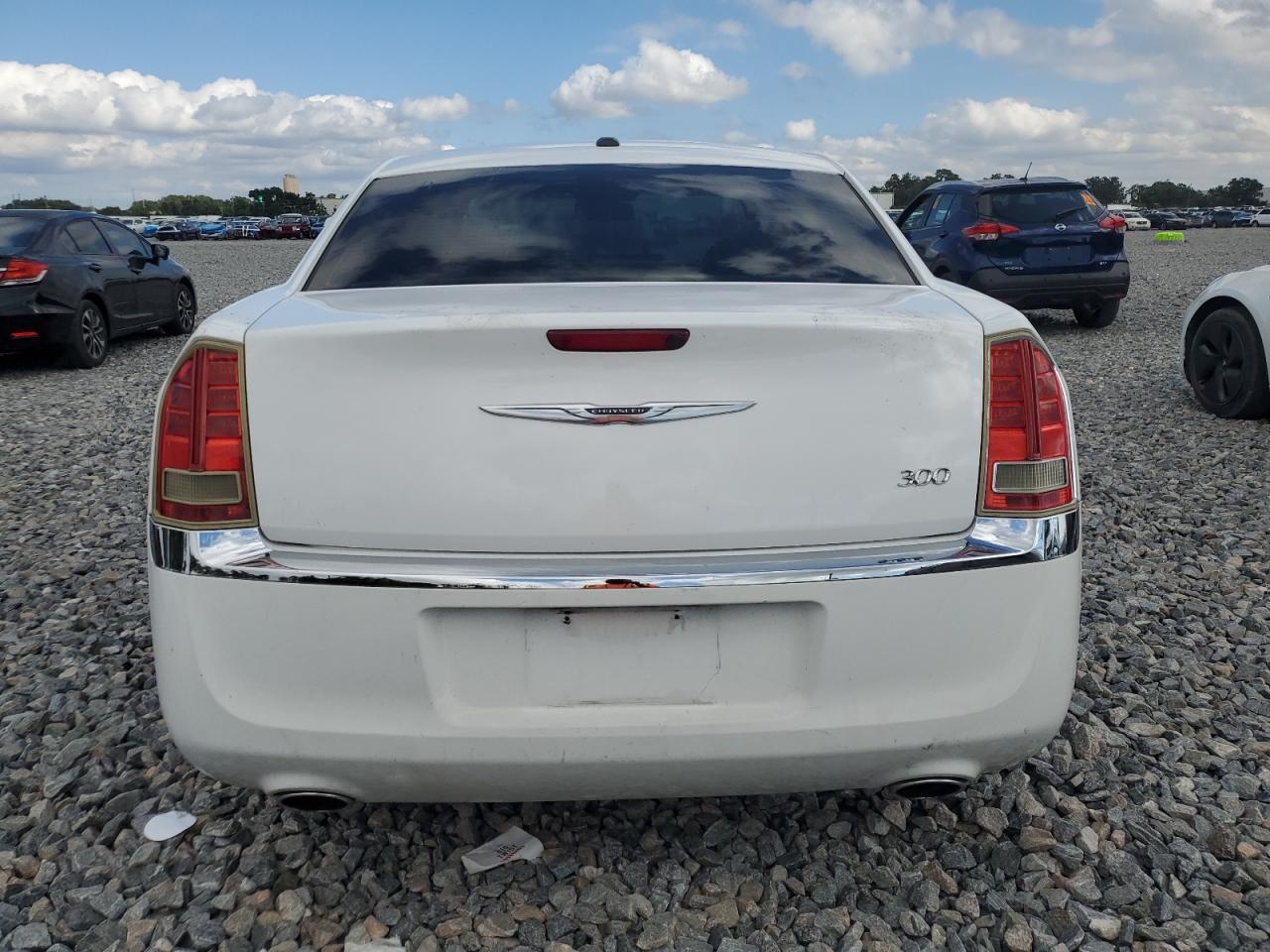 2013 Chrysler 300 - Image 6