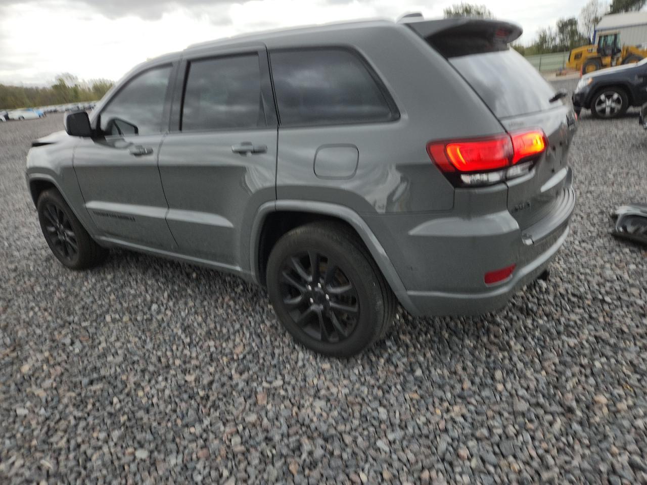 2021 Jeep Grand Cherokee Laredo - Фото 2