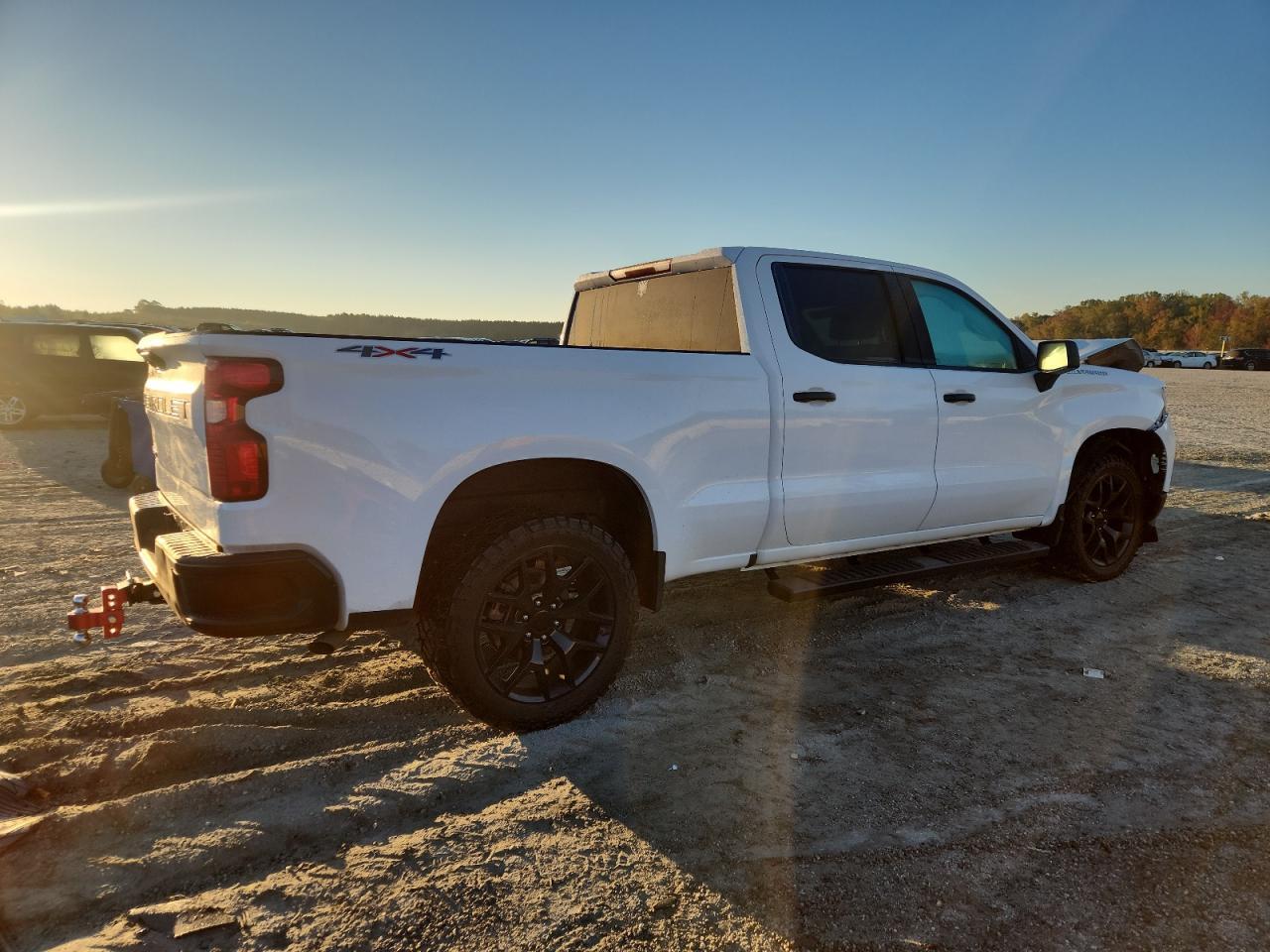 2022 Chevrolet Silverado K1500 - Фото 3