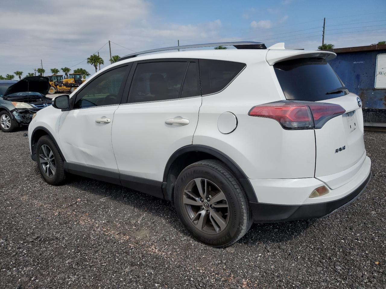 2018 Toyota Rav4 Adventure - Фото 2