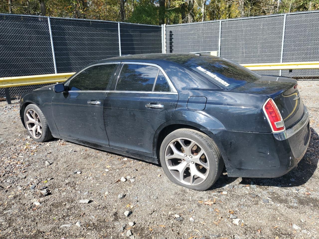 2012 Chrysler 300 Limited - Фото 2