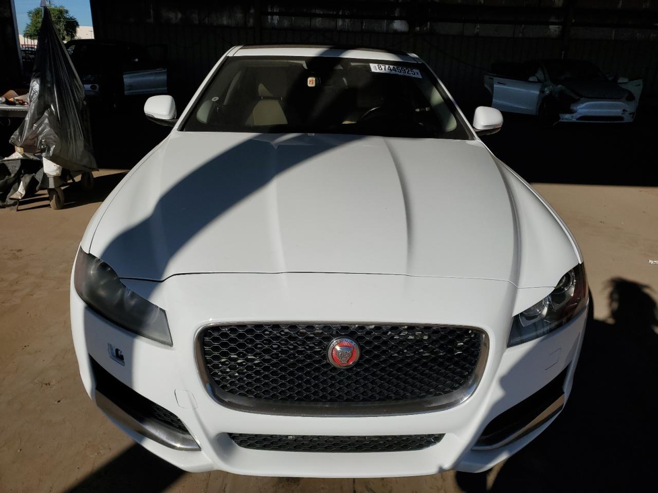 2017 Jaguar Xf Premium - Image 5