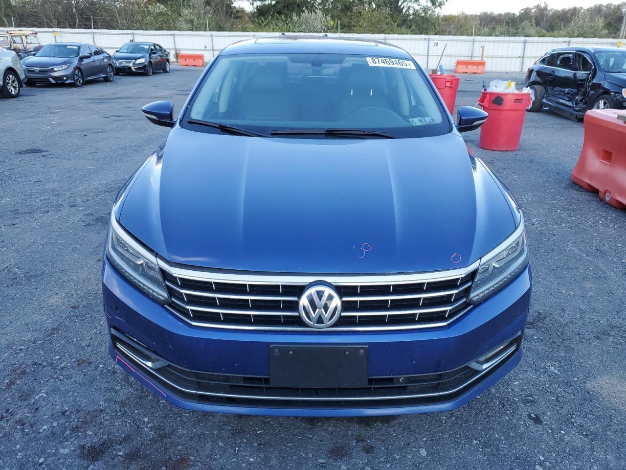 2017 Volkswagen Passat Se - Фото 5