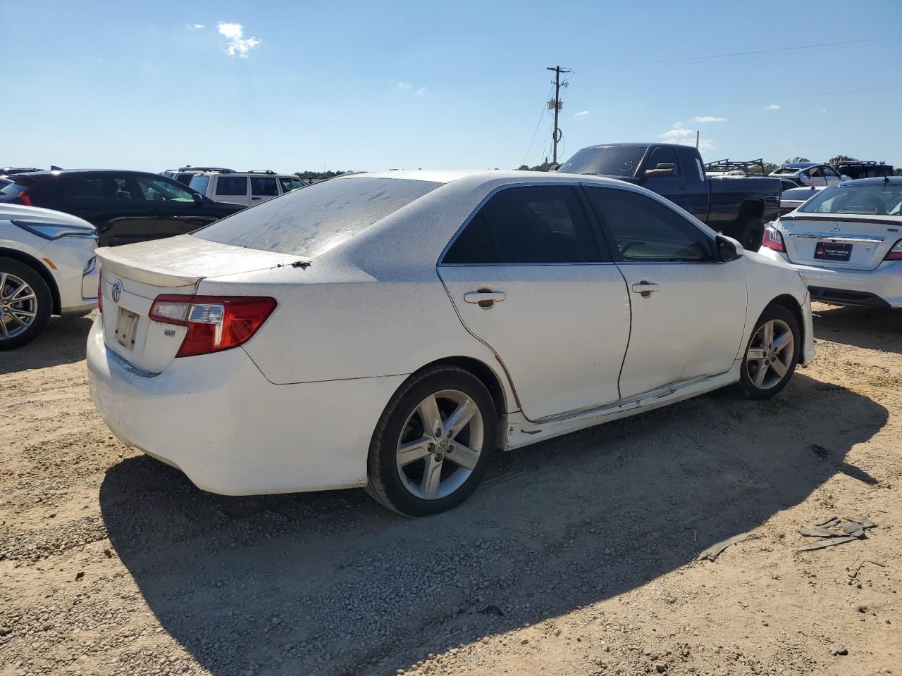 2014 Toyota Camry L - Фото 3
