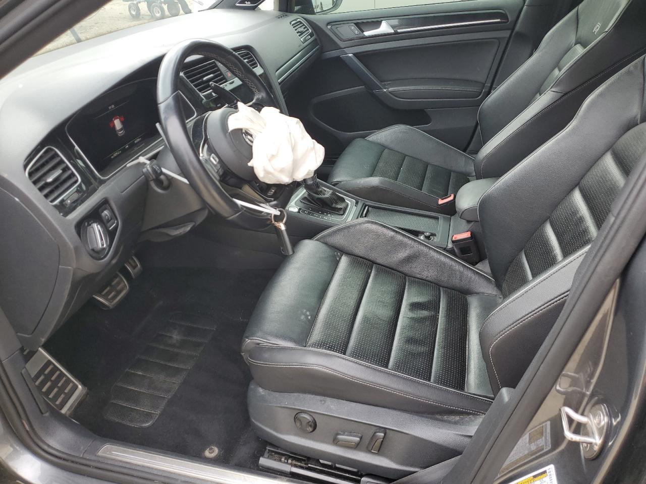 2019 Volkswagen Golf R - Image 7