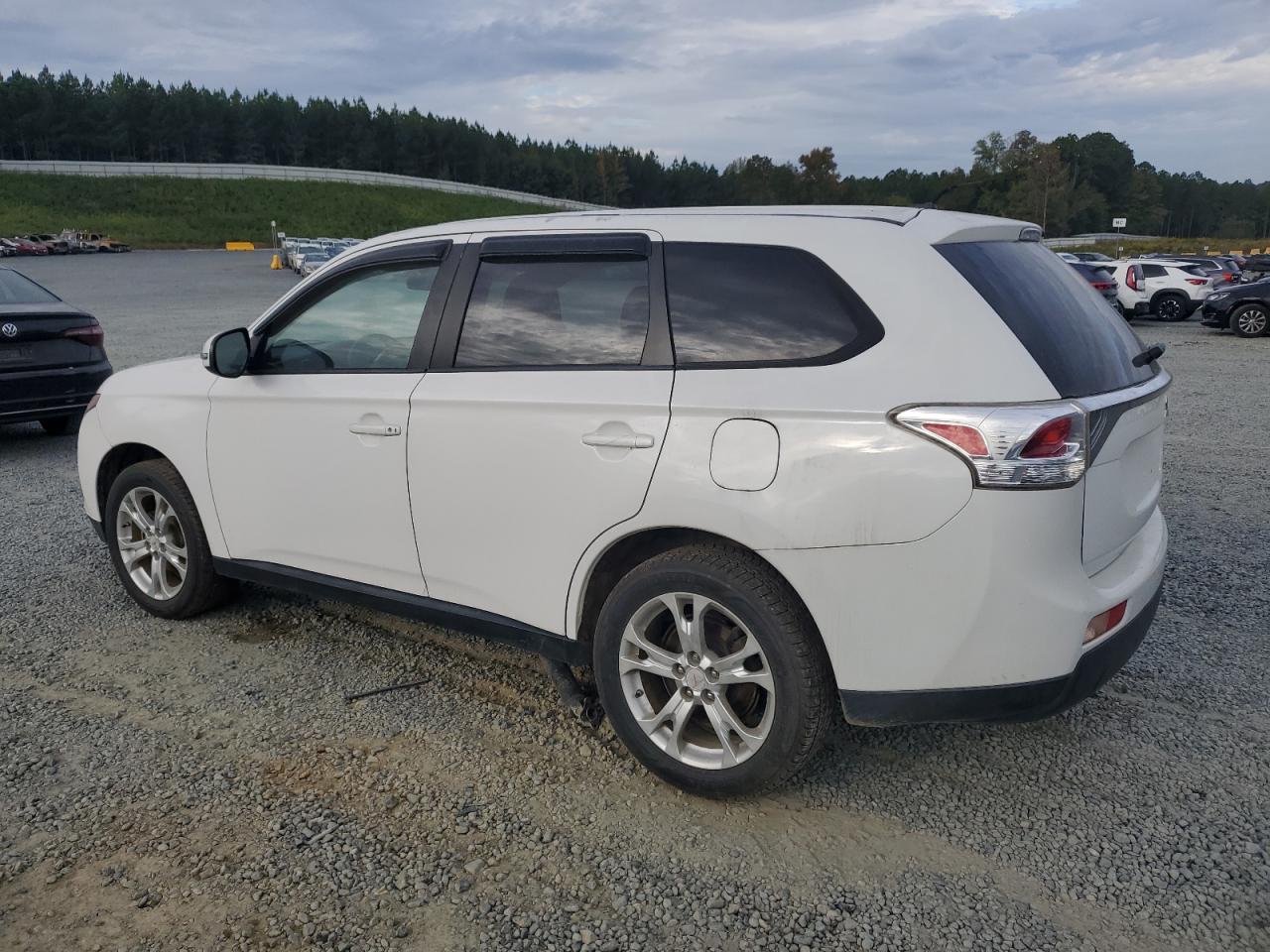2014 Mitsubishi Outlander Se - Фото 2