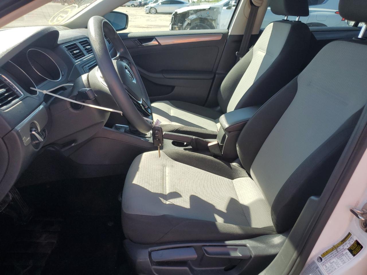 2017 Volkswagen Jetta S - Image 7