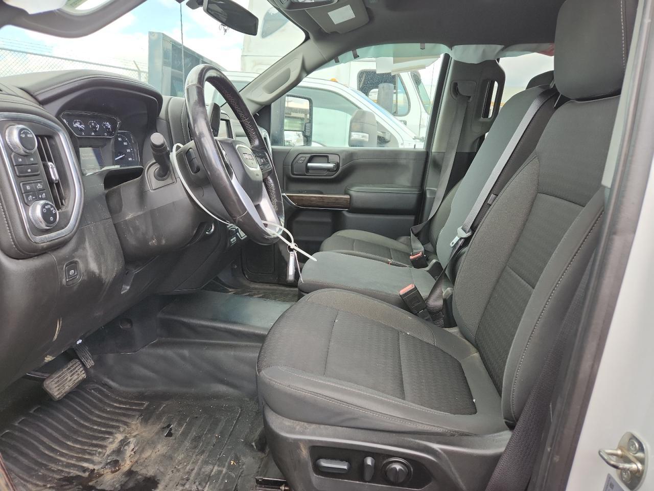 2022 GMC Sierra K3500 Flatbed Truck - Image 7